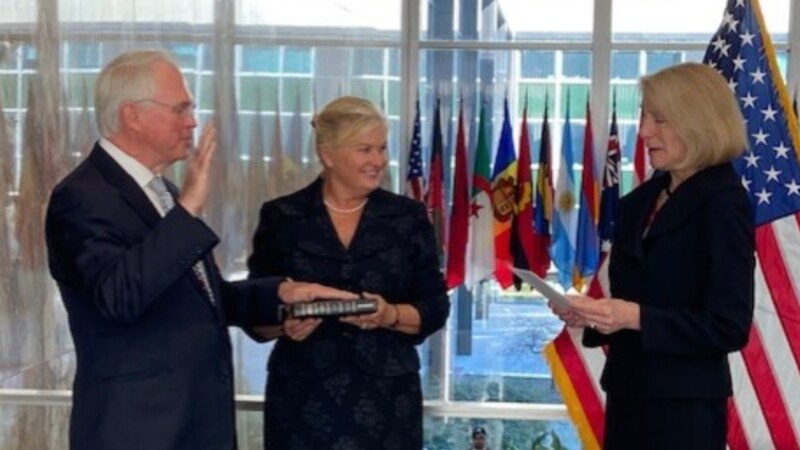 Ambasador SAD u Srbiji čestitao Vučiću i drugima na izborima