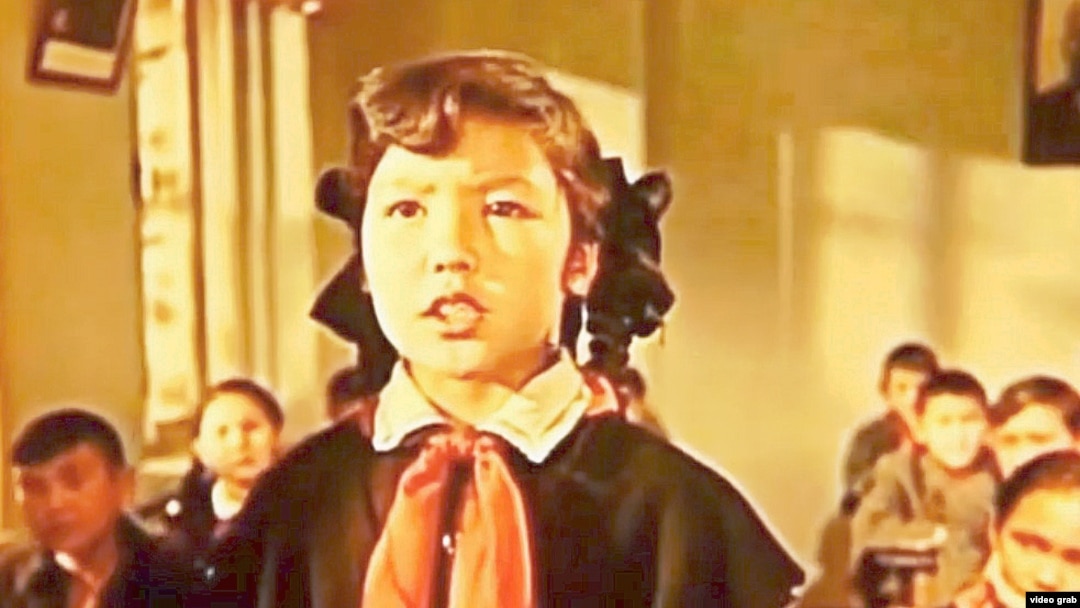 Порно ұлы трахает үй шаруасындағы әйел