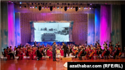 Концерт Государственного симфонического оркестра во дворце Мукамов. Ашхабад, 28 августа, 2022.