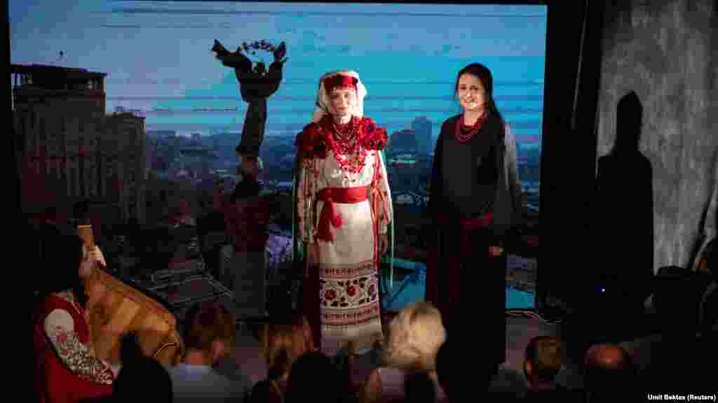 A&nbsp;Mikolajivi Színház társulatának előadása a bunkerben augusztus 25-én