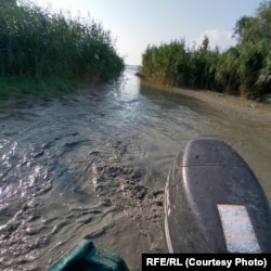 Canalul Periteașca la ieșire din lacul Razim (Razelm)