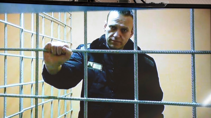 Российский политик Навальный сообщил, что его в седьмой раз с августа отправляют в штрафной изолятор