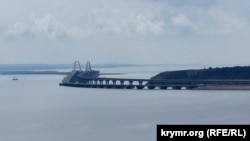 Мост через Керченский пролив, вид со стороны Керчи, Крым, 2022 год