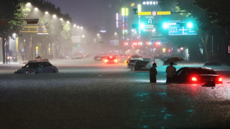 U Seulu najmanje osam žrtava u najjačoj kiši u desetljećima