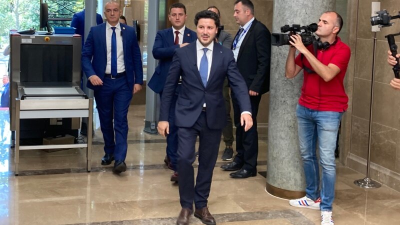 Abazović u Parlamentu, očekuje se početak rasprave o nepovjerenju Vladi