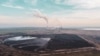 В Плана си възстановяване България е поела ангажимент да намали с 40% емисиите от производство на електроенергия, спрямо нивата им от 2019 г. В него не е заложено затваряне на въглищни централи. Снимката е от свързваната с Христо Ковачки ТЕЦ "Брикел" в Гълъбово. 