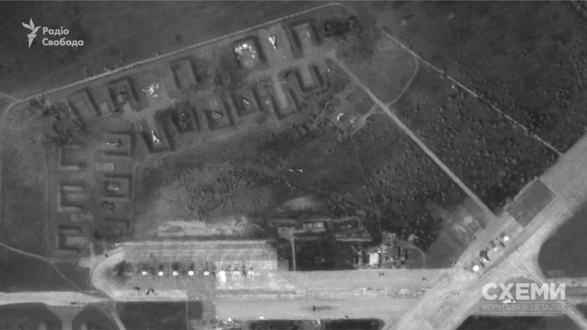 З’явилися перші супутникові знімки після вибухів на російському військовому полігоні у Криму – Схеми
