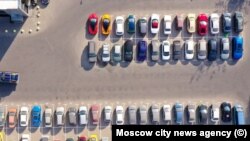 Штрафстоянка с суперкарами в Москве после задержаний 28 августа