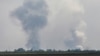 Дым от взрывов над Майским, Крым, 16 августа 2022 г.
