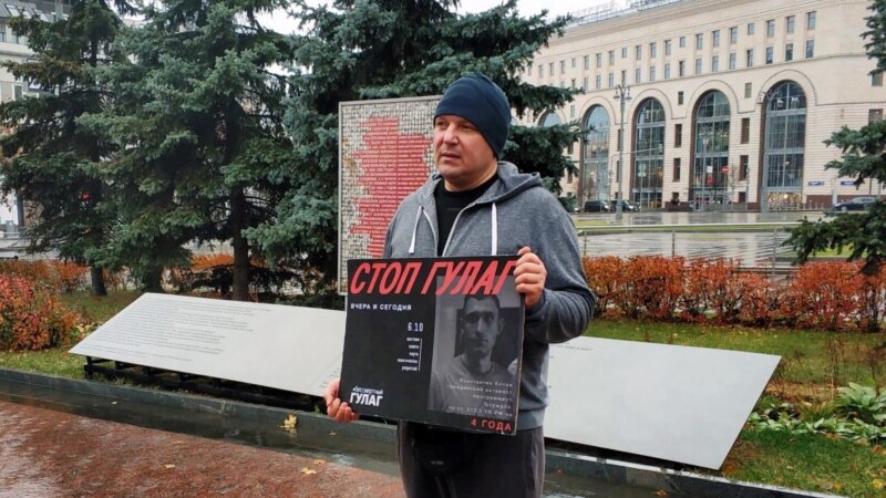 Оппозиционер Владимир Залищак уехал из России. Ранее у него прошёл обыск