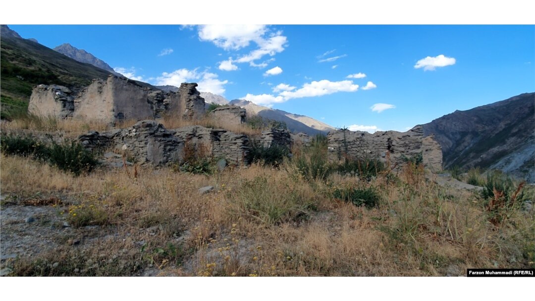Ruinele unui sat abandonat din Yaghnob.