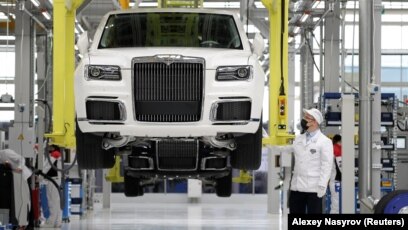 You Can Still Buy a New Rolls-Royce in Russia, Nearly a Year After  Sanctions Hit