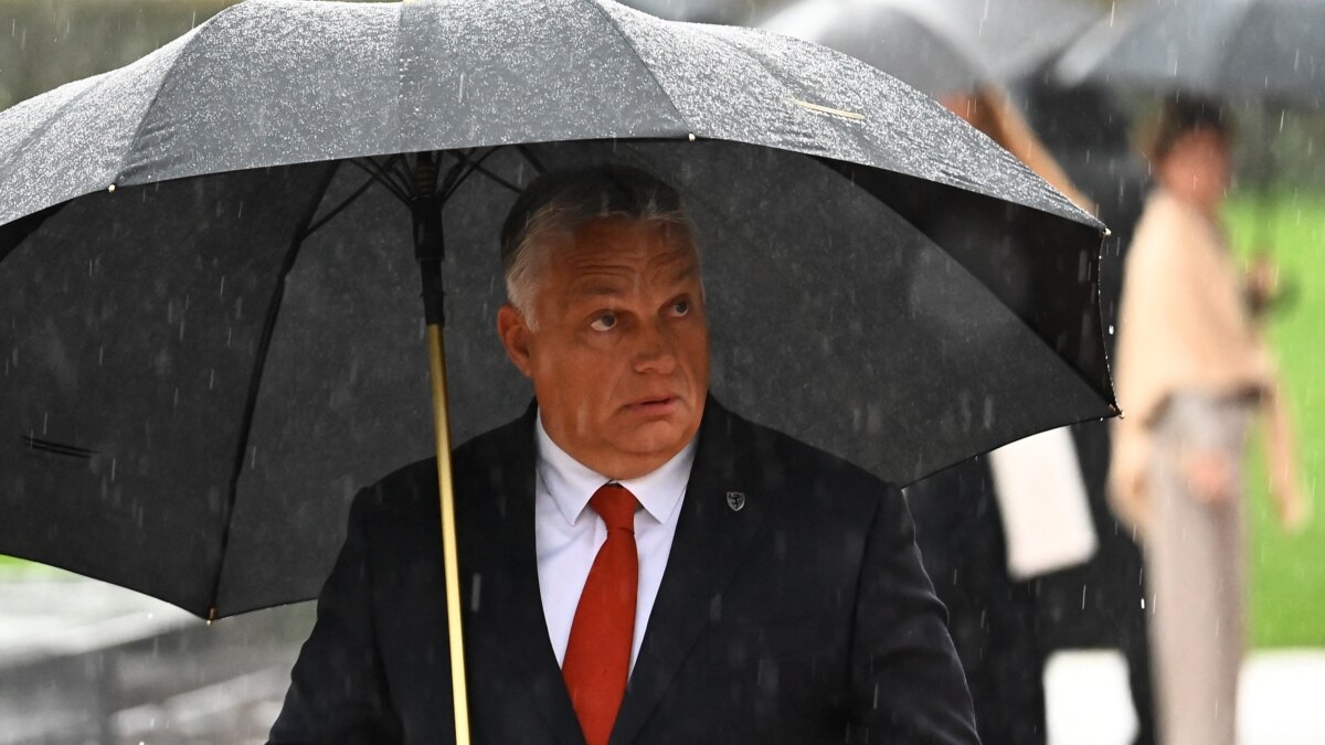 ЄС рекомендує скоротити фінансування для Угорщини через корупцію і відступ від демократії