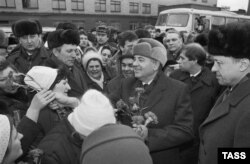 دیدار گورباچف با ساکنان مینسک در فوریه ۱۹۹۱