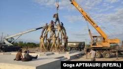 სამონტაჟო სამუშაოები მონუმენტზე, 10 აგვისტო, 2022 წელი 