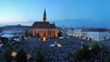 Principalele 13 Biserici - în frunte cu cea Ortodoxă, Romano-Catolică și Greco-Catolică, dar și unele culte protestante și neoprotestante - cer eliminarea sintagmei privind diversitatea din noua Lege a educației. Imagine cu caracter ilustrativ: biserica Sfântul Mihail din Cluj.