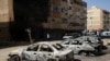 Uništena vozila na ulicama Tripolija posle sukoba 27. avgusta 2022.