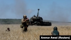Ukrainian Forces Use Poland's AHS Krab Howitzer Against Russian Invaders