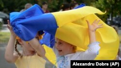 Ucraina are nevoie de solidaritatea partenerilor europenei, dar propaganda rusă știe să folosească arma gazelor naturale și pentru a spori tensiunile sociale din Europa. Imagine de la București, din 24 august 2022.