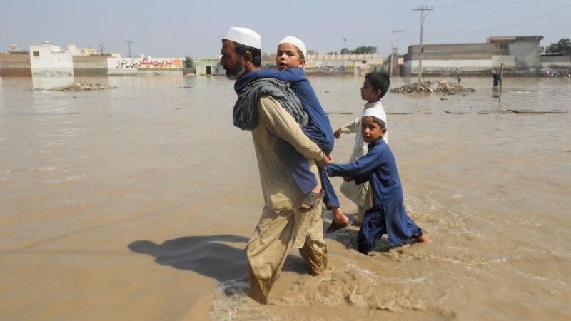 په پاکستان کې له سیلابه د وژل شويو کسانو شمېر ۱۱۶۲ ته ورسېد