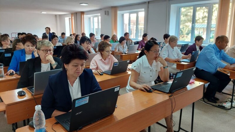 Бишкекте мектеп директорун тандоо сынагына катышкандардын 62% босого баллдан өттү