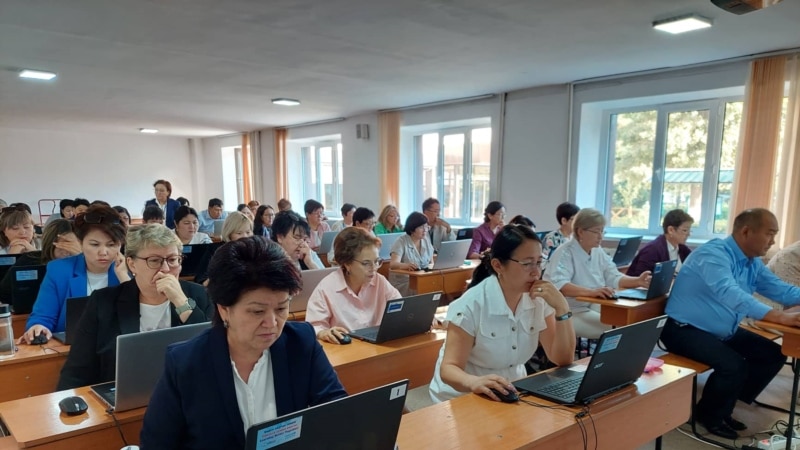 Кыргызстанда мектеп директорлорунун ордуна сынак жарыяланды