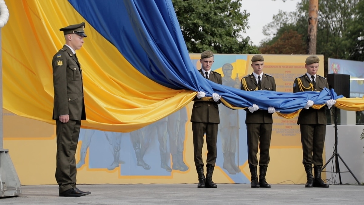 як Україна відзначає День прапора (фото)
