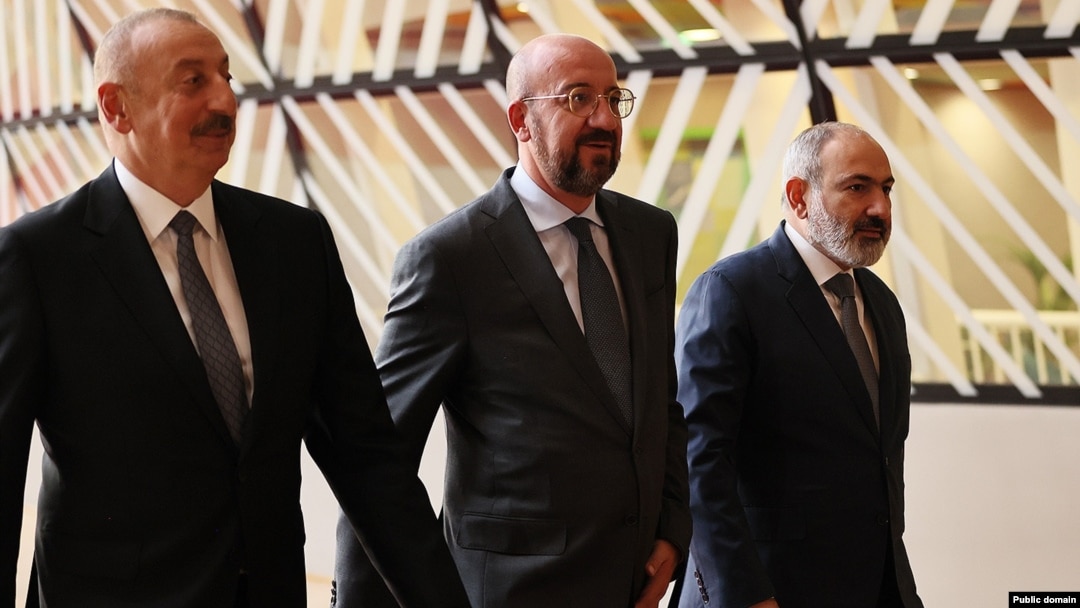 EU Council President Charles Michel meets with Armenian Prime Minister Nikol Pashinian (right) and Azerbaijani President Ilham Aliyev (left) in Brussels in 2022.