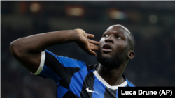 Tani sulmuesi i Romës, Romelu Lukaku, ishte përballur me abuzim racist gjatë një ndeshjeje në Kupën e Italisë gjatë kohës sa ishte lojtar i Interit.