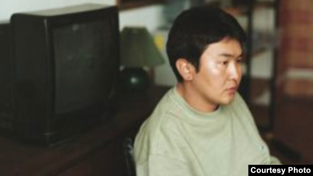 Атақты адамдардың кискаларының жақыннан түсірілген суреттері