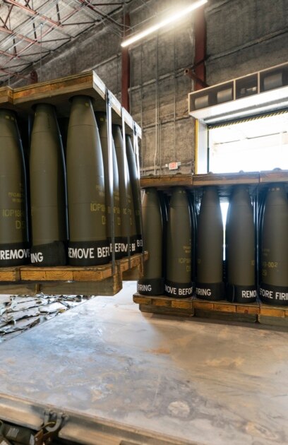 Те буквално спасяват Украйна но има критици които искат това