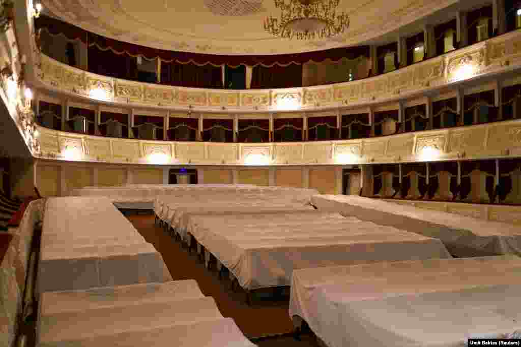 A 450 férőhelyes nézőtérrel rendelkező Mikolajivi Színház a háború kezdete óta zárva van