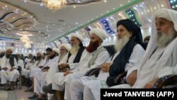 تصویر آرشیف: تعدادی از علمای دینی طرفدار طالبان 
