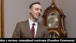 Україна загалом вважає повну конфіскацію суверенних активів Російської Федерації справедливим рішенням, каже Владислав Власюк