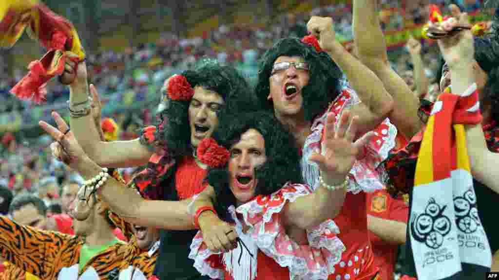 Poljska - Španjolski nogometni navijači na Euro 2012, Gdansk, 18. juni 2012.