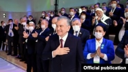 64 яшар Шавкат Мирзиёев 2016 йилда президент лавозимини эгаллагунича 13 йил мамлакат ҳукуматига раҳбарлик қилган. 