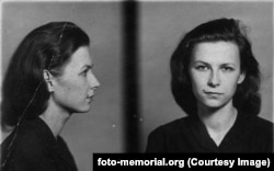 Снимка на млада жена, арестувана в сградата на "Лубянка" през 1949 г. Там се помещава централата на КГБ, която днес е наследена от Федералната служба за сигурност. Съдбата на жената не е известна.
