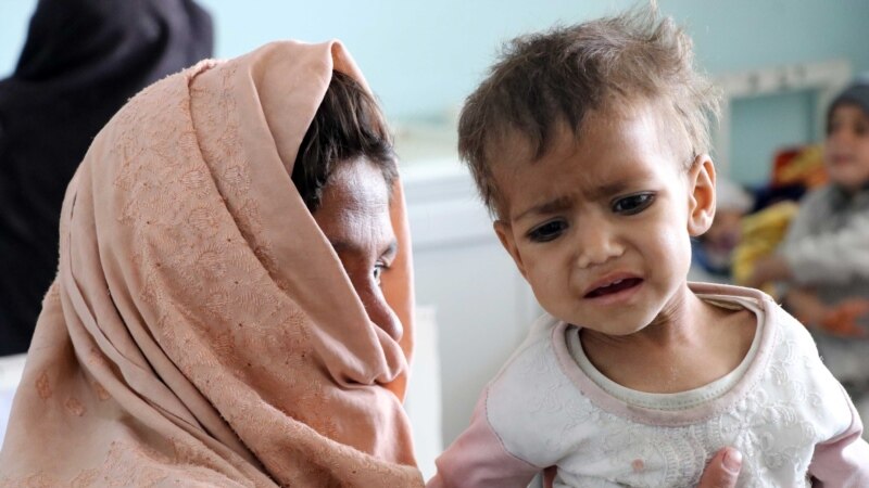 افزایش ابتلا کودکان به سوء تغذی در افغانستان؛ خانواده ها توان خرید مواد غذای را ندارند