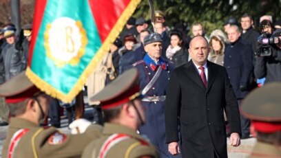 Румен Радев и Илияна Йотова встъпиха в длъжност като президент