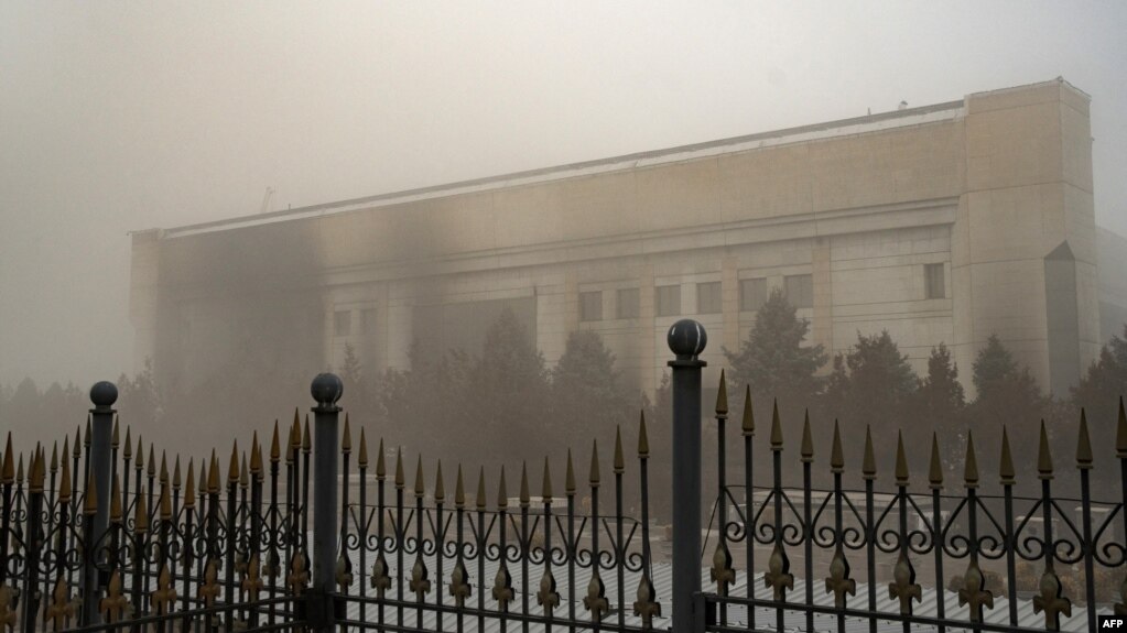 Сгоревшее здание в Алматы. 6 января 2022 года.