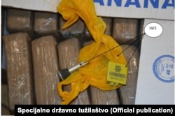 Dokazi napavljeni prilikom zapljene, paketi droge u kutijama u kojim su trebale da budu banane