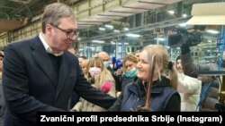 Vučić tokom posete Priboju, u fabrici Flex Academy