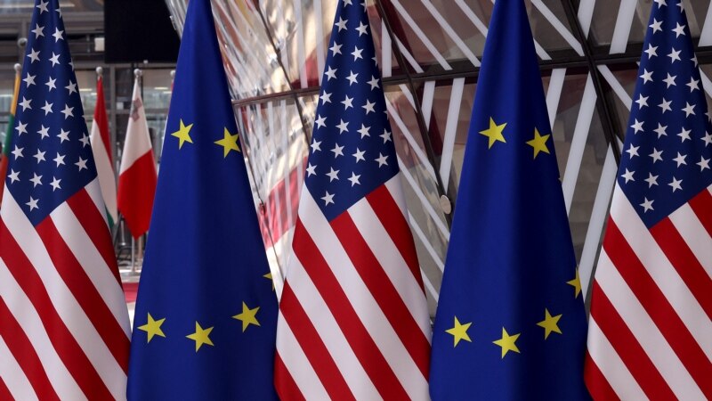 Reuters: ЗША і ЭЗ заканчваюць падрыхтоўку санкцый супраць Расеі. Адключэньне ад SWIFT не прадугледжваецца