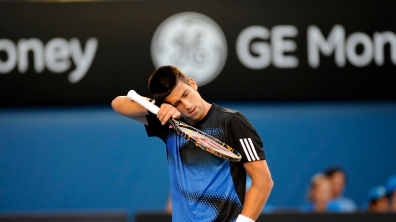 Tenisti Novak Gjokoviq lirohet nga qendra e ndalimit në Australi