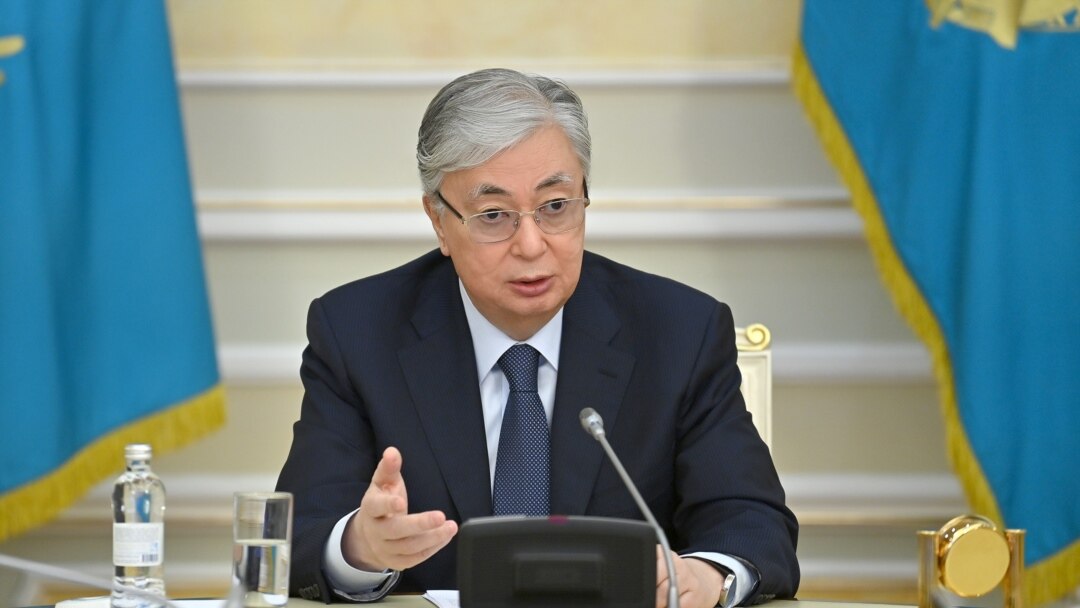 Ашық жерде жастармен жыныстық қатынасқа түскен қарттар мен әйелдер Ашық жерде жастармен жыныстық қатынасқа түскен қарттар мен әйелдер