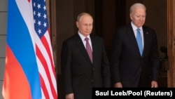 U.S. President Joe Biden (right) and Russia's President Vladimir Putin in Geneva on June 16, 2021.