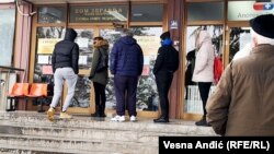 Red za testiranje na korona virus, ispred ambulante na Novom Beogradu, 12. januara 2022. godine (Ilustracija)
