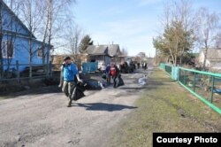 Во время субботников в российских деревнях участники собирали больше тонны мусора за несколько часов