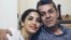 شیما بابایی در کنار پدرش ابراهیم بابایی