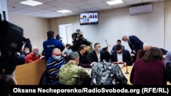 Попри те, що засідання 28 січня – підготовче, до суду сьогодні приїхала частина потерпілих